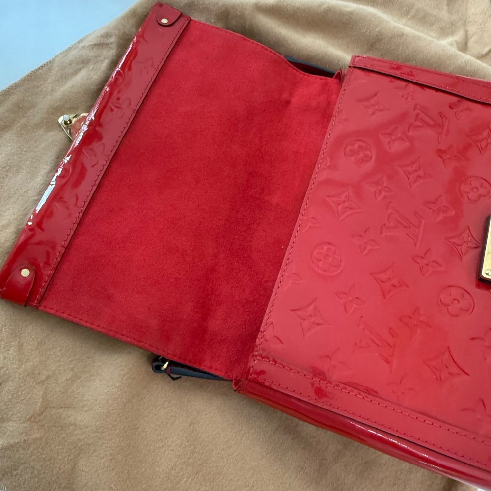 Louis Vuitton Venice Shoulder Bag Monogram Vernis: RED ♥️ - Picture 9 of 17